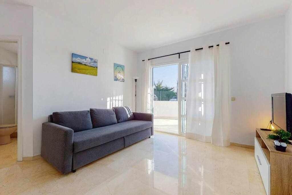 Fotografia z galérie ubytovania Gran terraza con piscina junto a Mijas Golf v destinácii Fuengirola