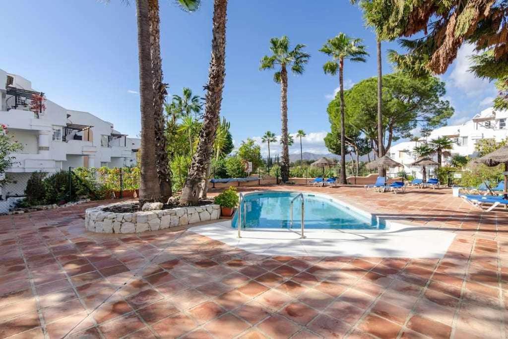 Fotografia z galérie ubytovania Gran terraza con piscina junto a Mijas Golf v destinácii Fuengirola