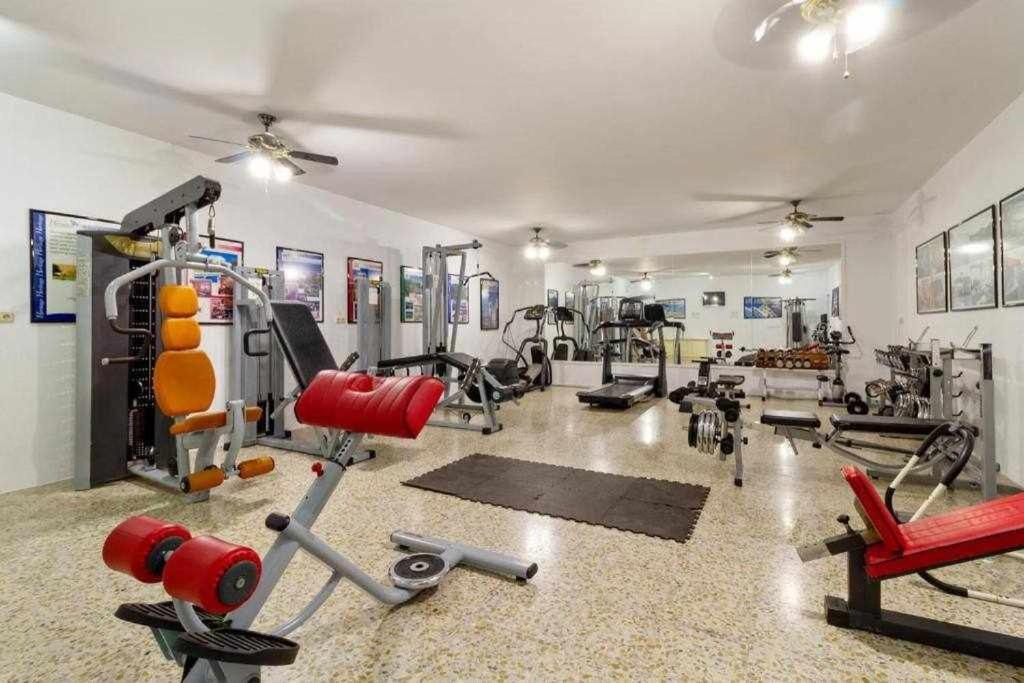 Fotografia z galérie ubytovania Gran terraza con piscina junto a Mijas Golf v destinácii Fuengirola