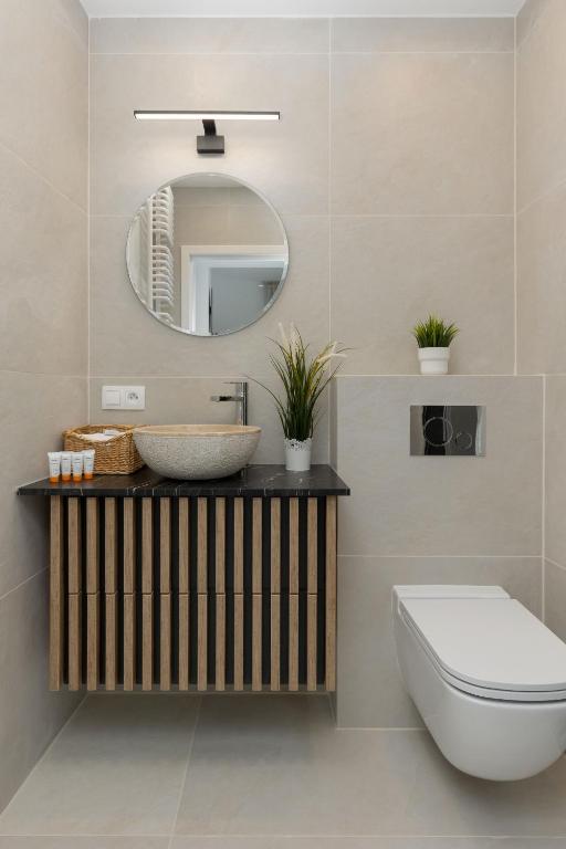 Exceptional Business Apartments by Noclegi Renters - Resim 12