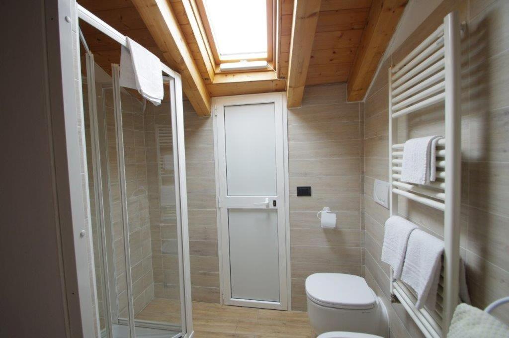 Koupelna v ubytování Agriturismo Nonnamelia