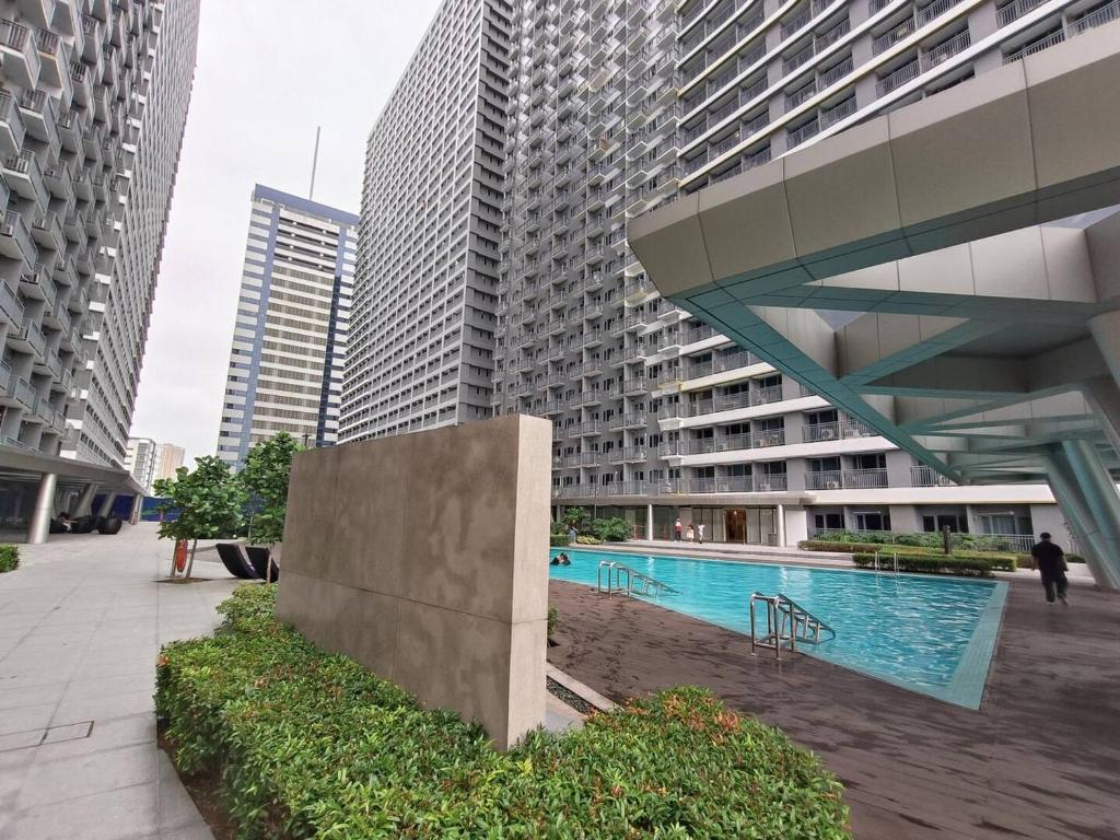 Curated visual reference: Picture Idea: Penthouse Studio At Fame Residence 41St Floor Shangrila Megamall