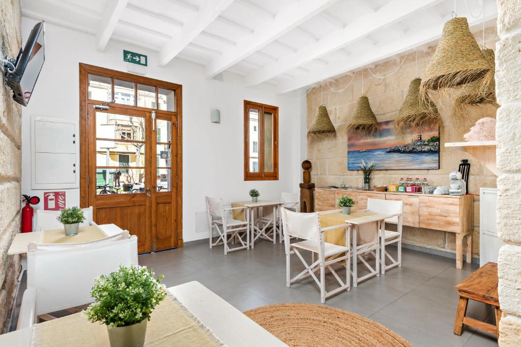 Kuchyň nebo kuchyňský kout v ubytování Hotel Boutique Ses 5 Claus