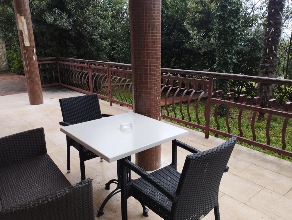 DCK Apartments - Apartamento De Dos Habitaciones Con Terraza