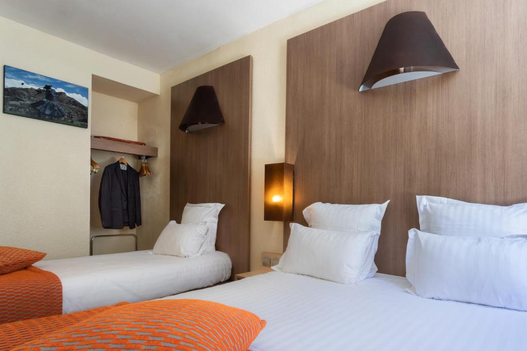 Hôtel Carré Vieux Port - Superior Triple Room With Bath