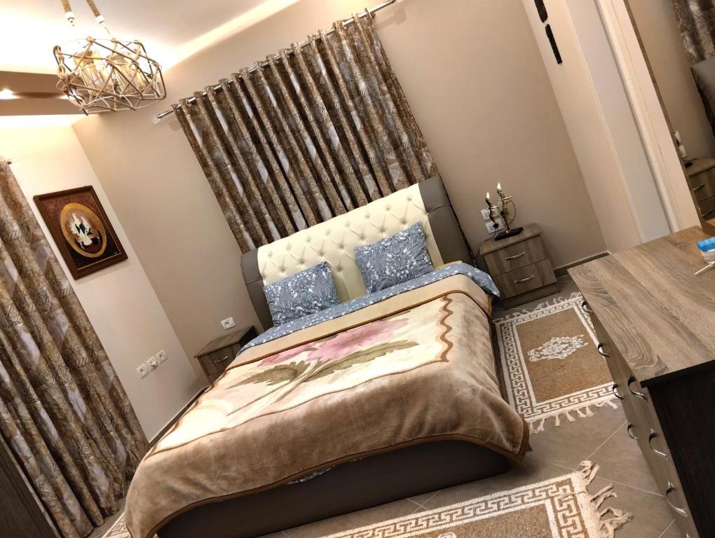 Кровать или кровати в номере Dhoma romantike , qetesi absolute!