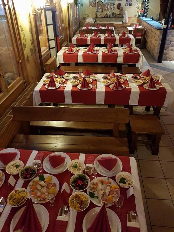 Postel nebo postele na pokoji v ubytování Hotel Victor