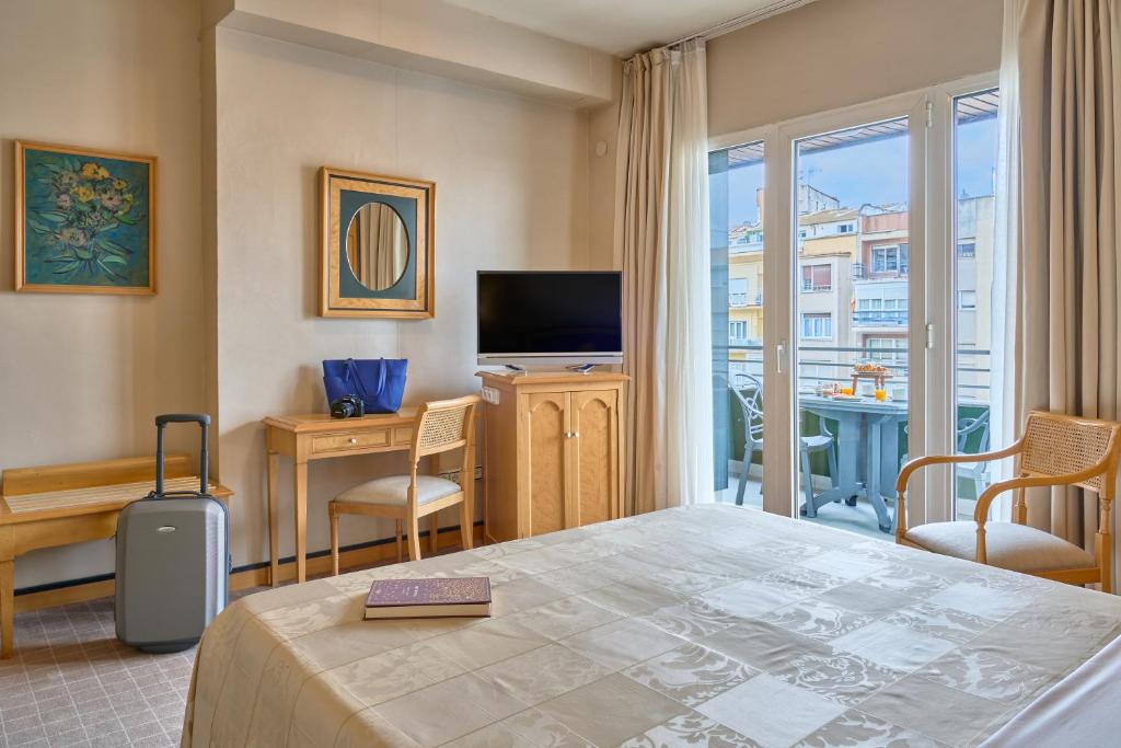 Hotel Macià Cóndor - Resim 17