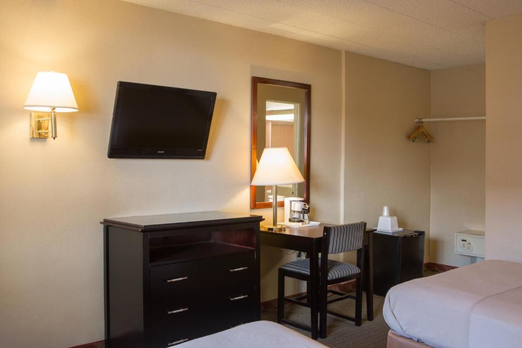 Atlantic Motor Inn Near Boardwalk - 