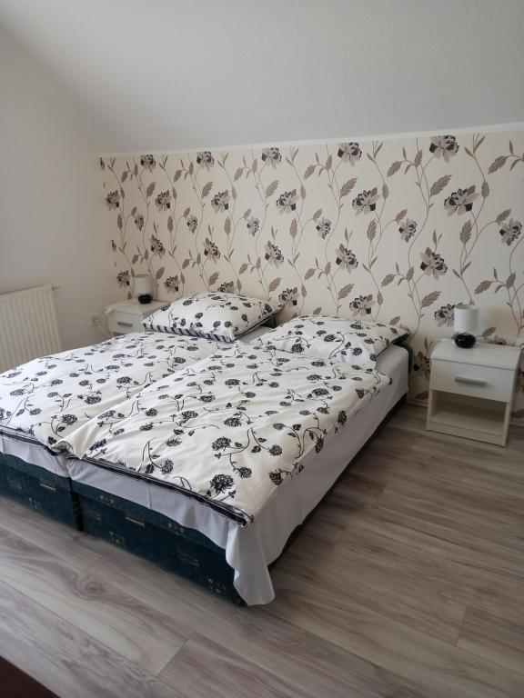 Napsugár Vendégház - Triple Room With Shower