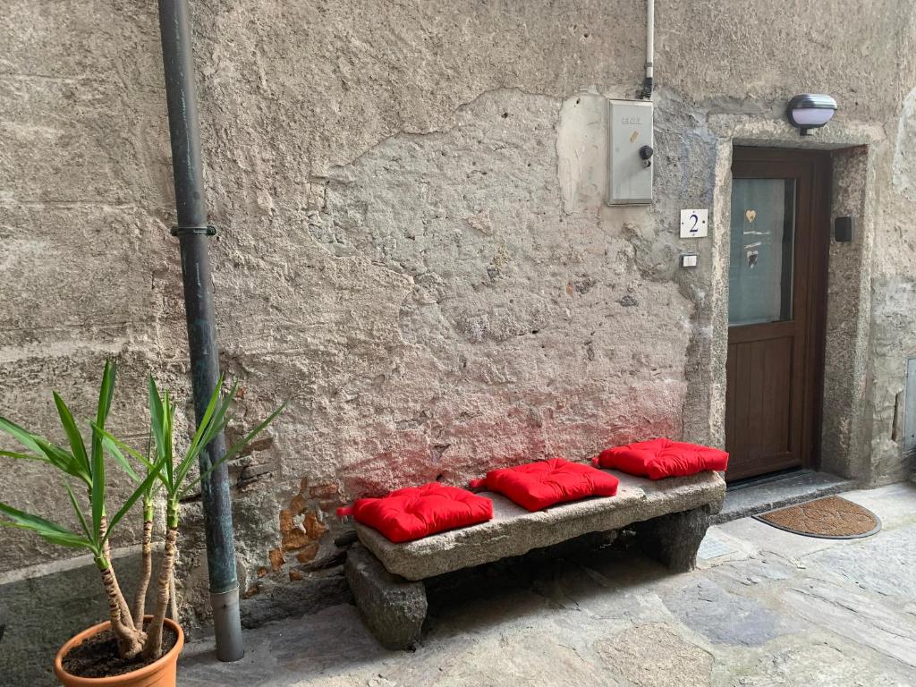 Fotografie z fotogalerie ubytování COSY LITTLE HOME v destinaci Mergozzo