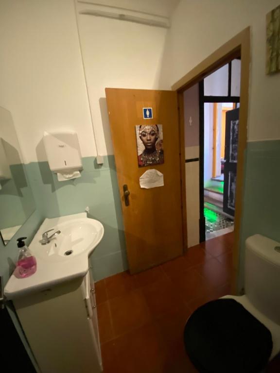 Faroway Hostel 욕실