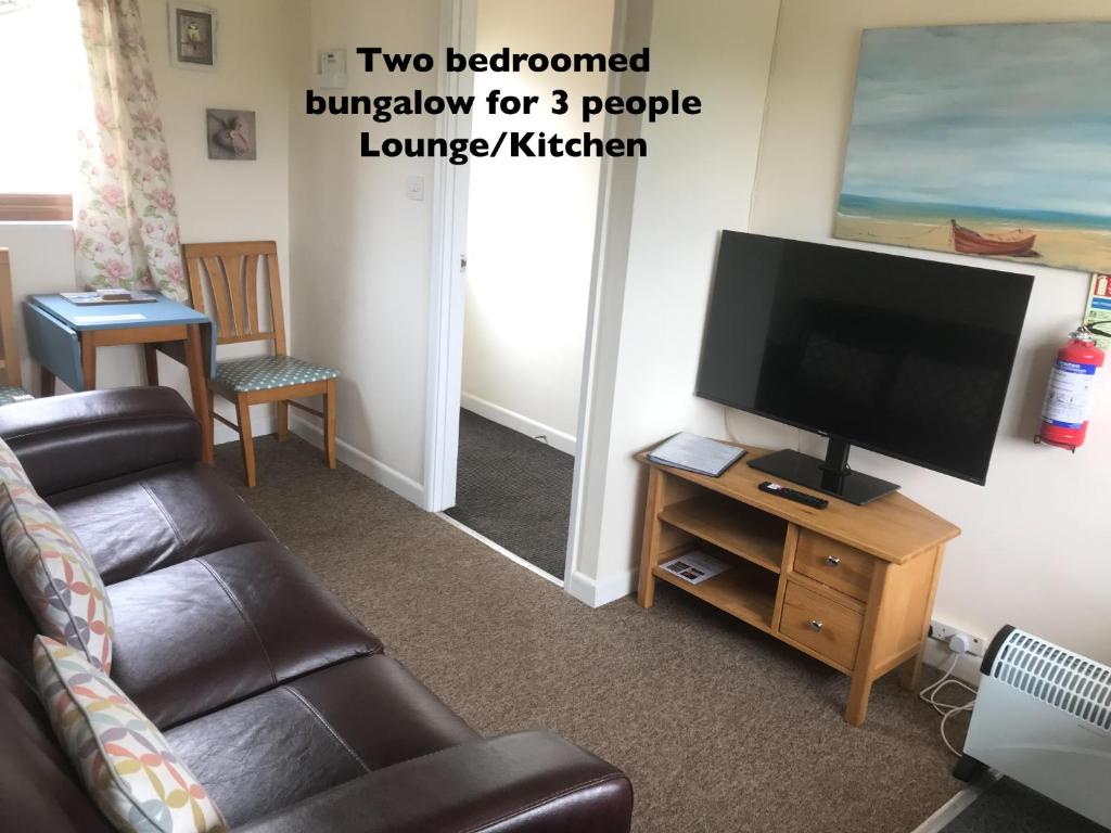Court Farm Holiday Bungalows Ltd - 