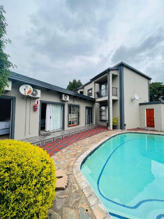 Zamambongi Guest House, Newcastle (updated prices 2024)