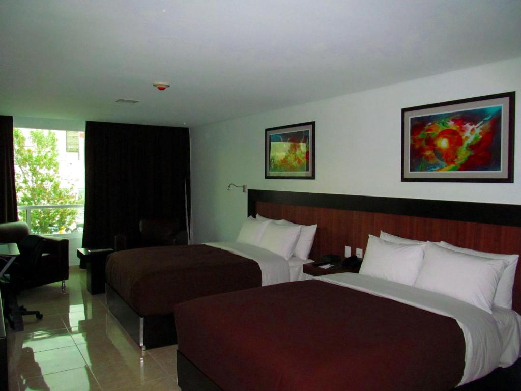 Hotel & Suites PF - Deluxe Double Room