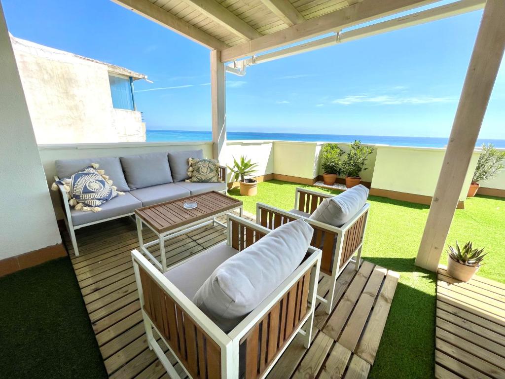 El Ático Estepona 1ªLinea de Playa, Estepona (updated prices 2024)