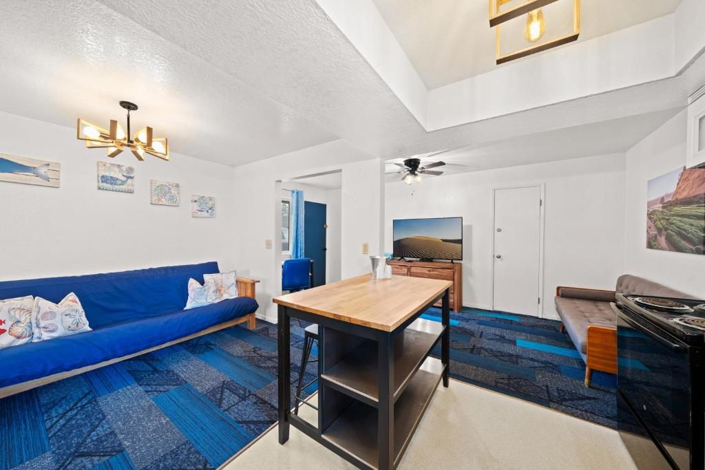 Surf & Sand Inn - Queen Suite