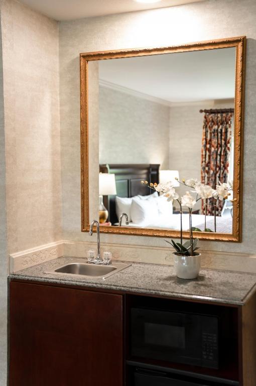 Ayres Hotel Costa Mesa Newport Beach photo