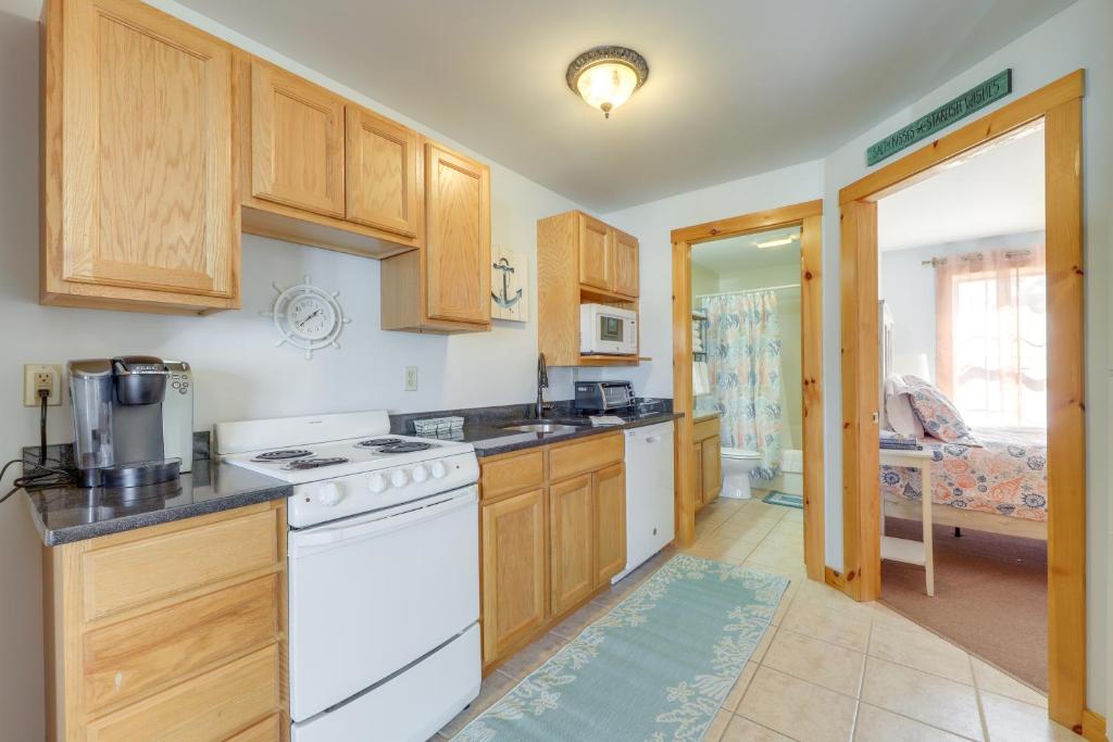 Wells Vacation Rental about 1 Mi to Beach Access! - Apartment