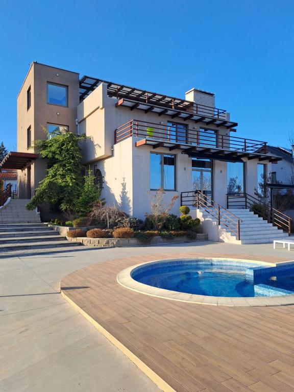 Villa Sunny Side Skopje - Housity