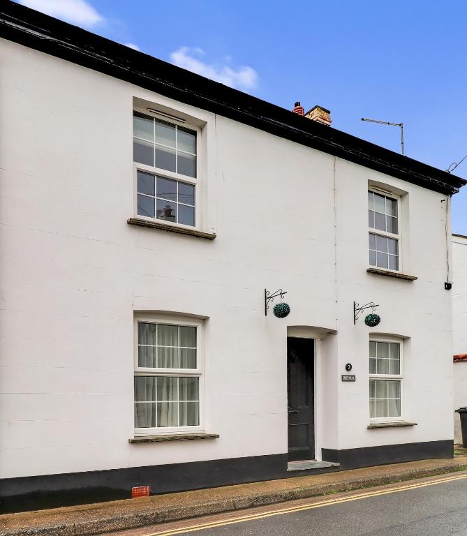Driftwood, Braunton GOLD RATED COTTAGE, quality furnishings, well