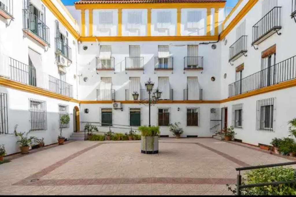 BOTEROS Estudio en centro histórico de Sevilla, Seville ...