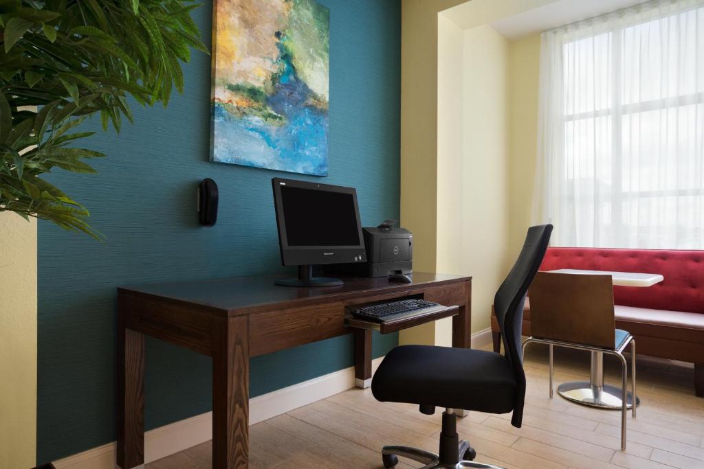 Days Inn & Suites by Wyndham Caldwell - Habitación Con Cama Extragrande - No Fumadores