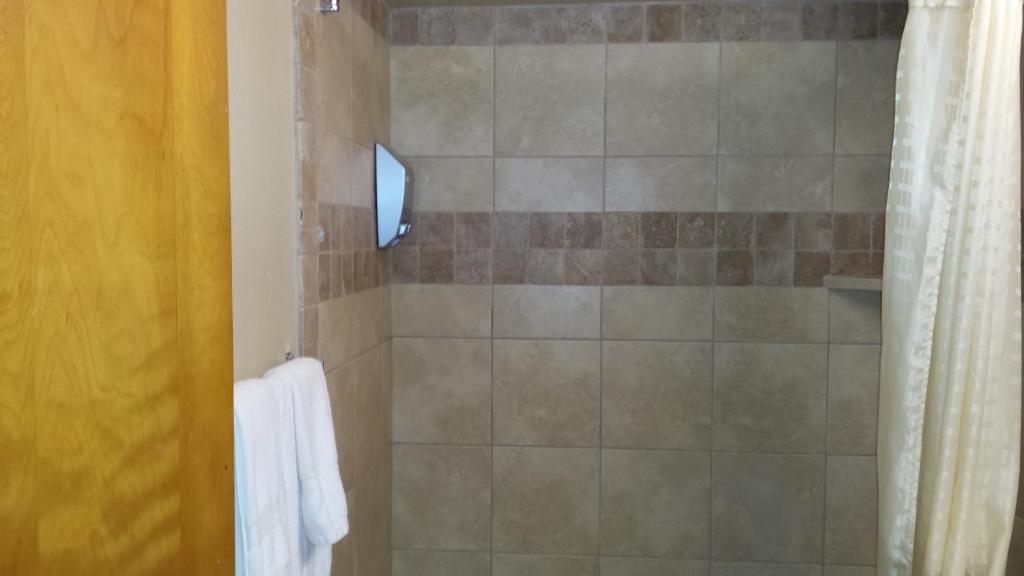 Downtown Value Inn - Standard Double Room With Two Double Beds