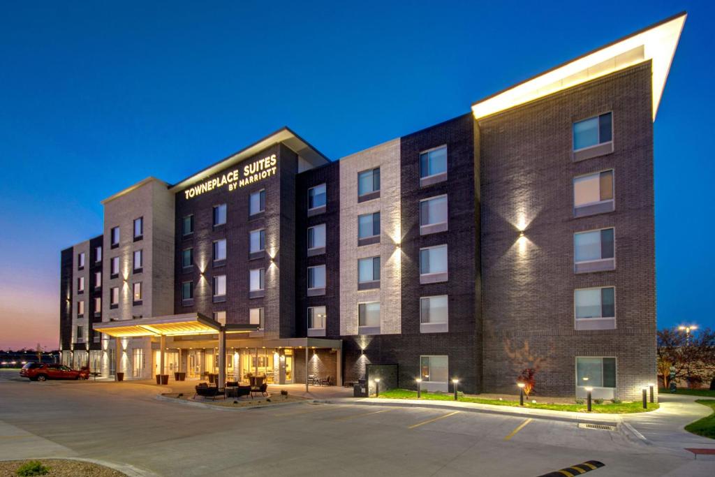 a rendering of the hampton inn suites hotel at TownePlace Suites by Marriott Cincinnati Airport South in Florence