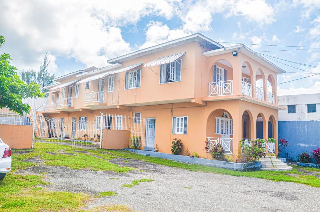 Urban Apartments, Runaway Bay (updated prices 2024)