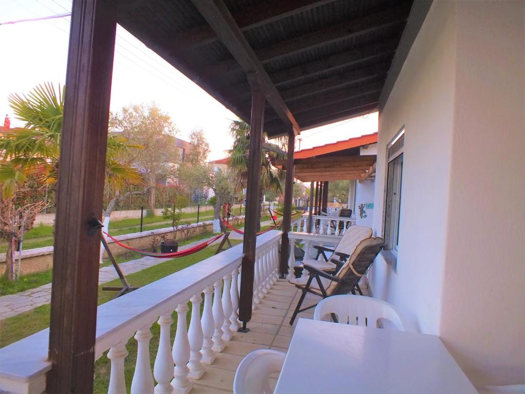 A balcony or terrace at Asprovalta Family Villas