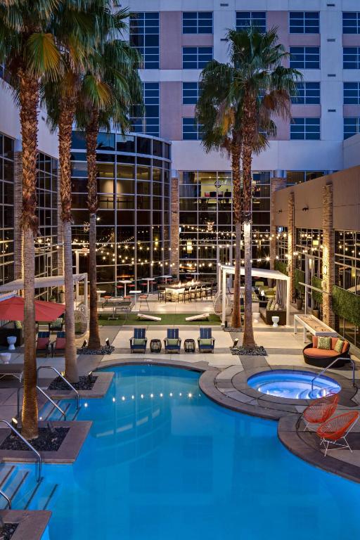 Renaissance Las Vegas Hotel, Las Vegas – Updated 2023 Prices