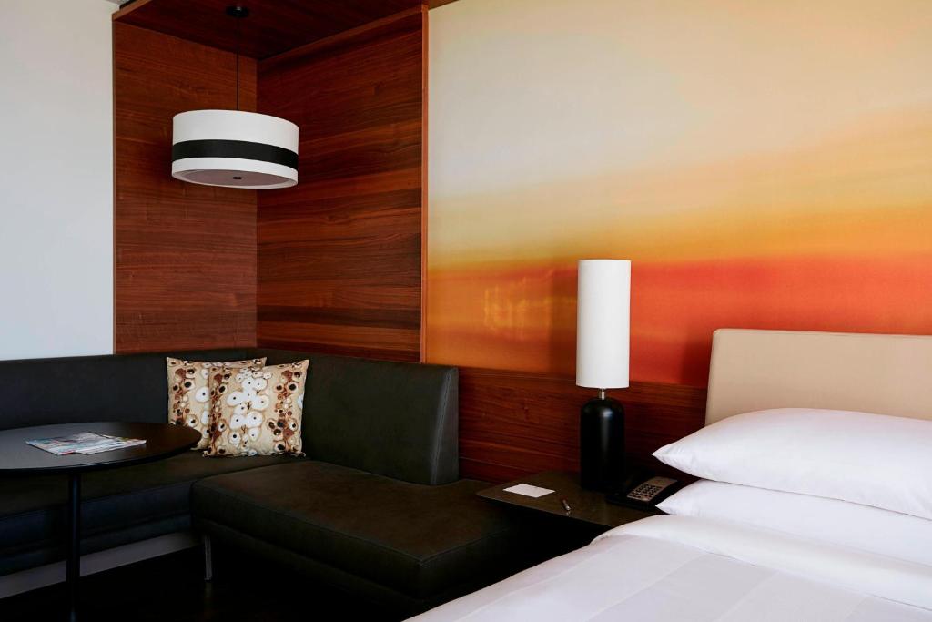 Atlanta Marriott Marquis photo