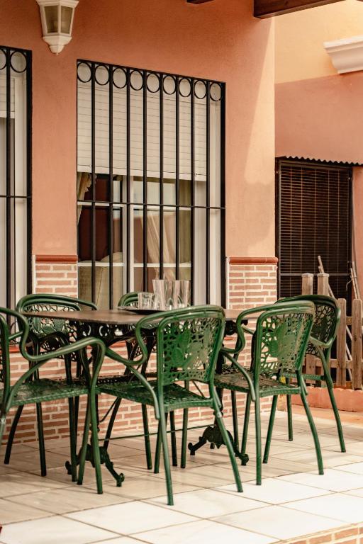 Zdjęcie z galerii obiektu Villa estilo mediterránea con Piscina, Jardín, Bbq y Jacuzzi - VILLA BEL AIR REAL w mieście Estepona