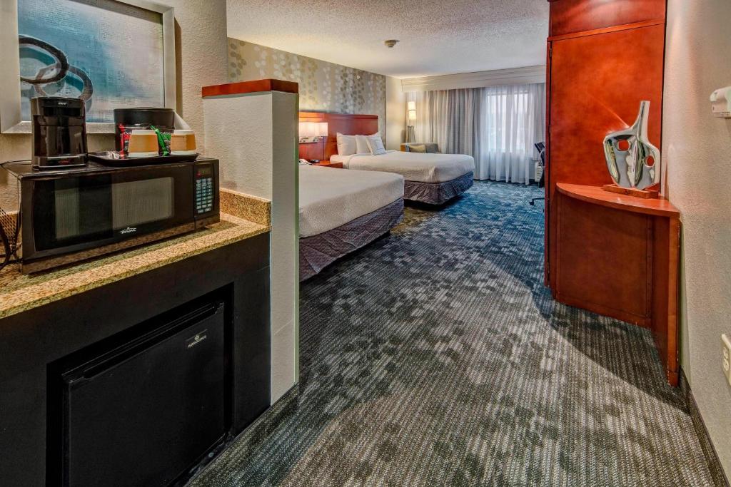 Courtyard by Marriott Alexandria - 大号床间 - 带两张大号床