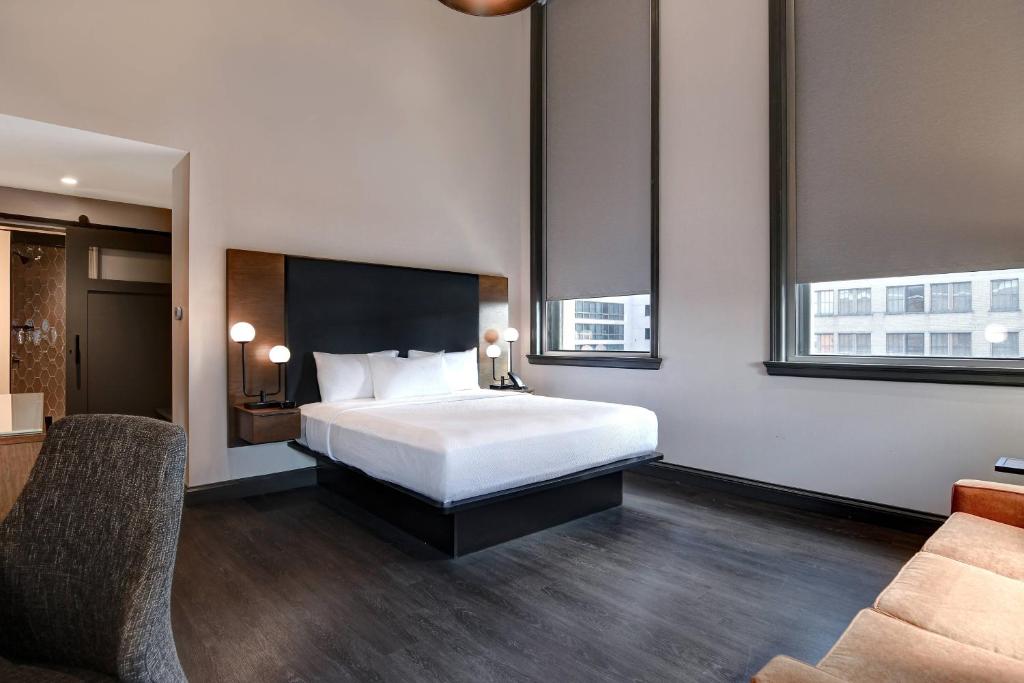 Courtyard by Marriott Cincinnati Downtown photo