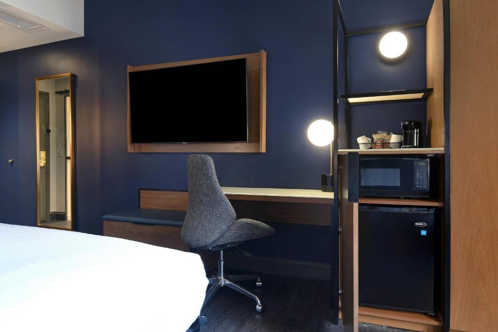 Courtyard by Marriott Cincinnati Downtown photo