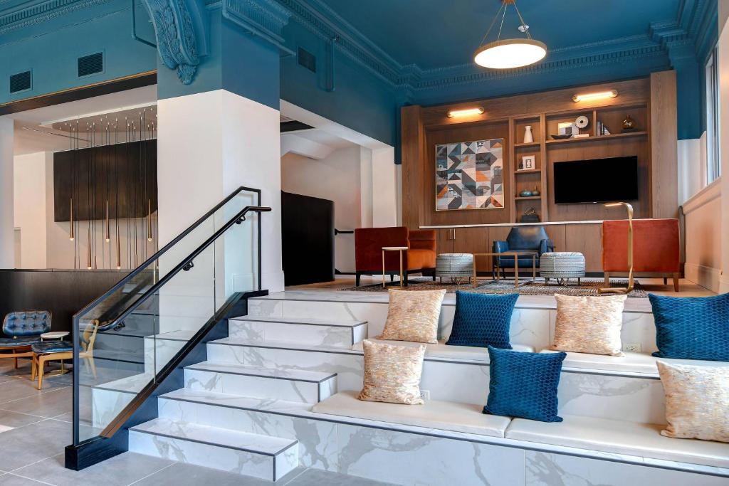 Courtyard by Marriott Cincinnati Downtown photo