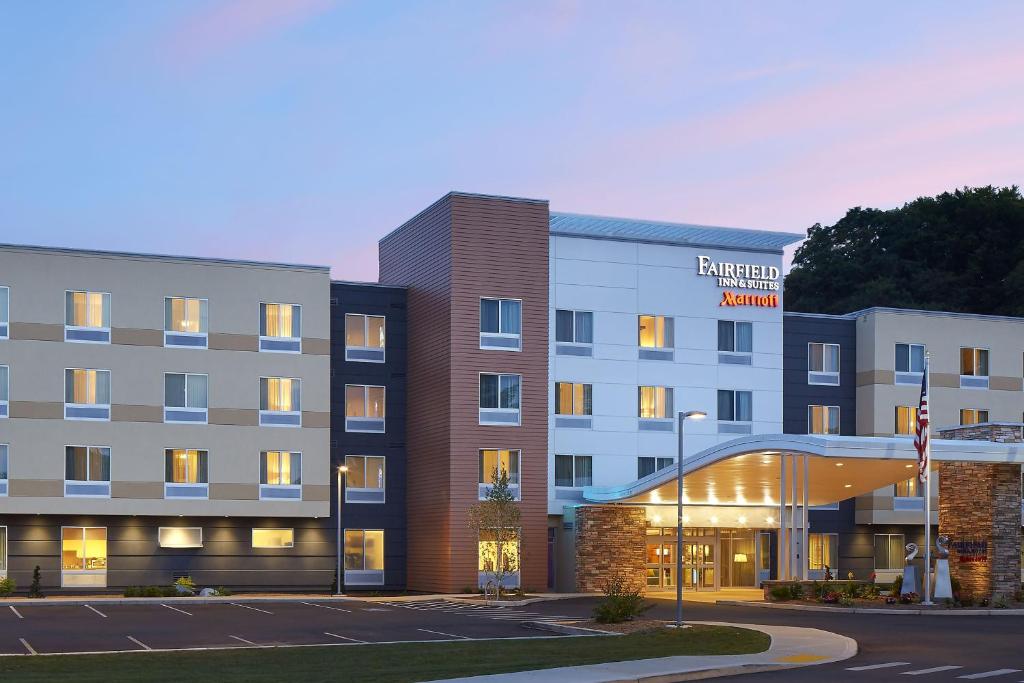 a rendering of the front of a hotel at Fairfield Inn & Suites by Marriott Springfield Northampton/Amherst in Northampton