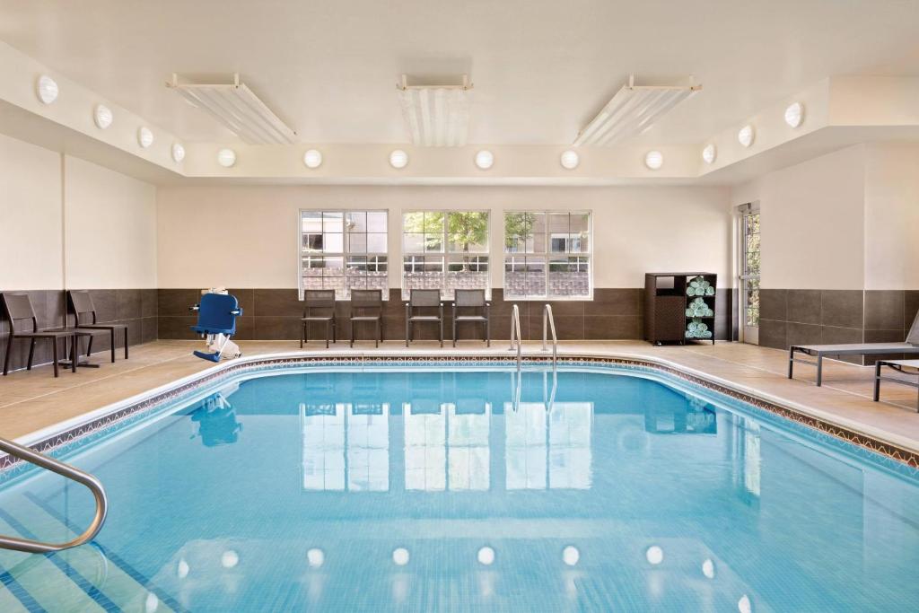 a large swimming pool in a hotel room at Residence Inn Scranton in Scranton