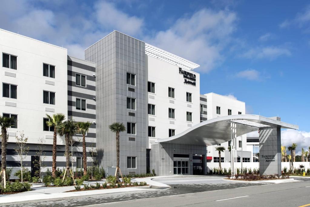 a rendering of the front of a building at Fairfield Inn & Suites by Marriott Daytona Beach Speedway/Airport in Daytona Beach