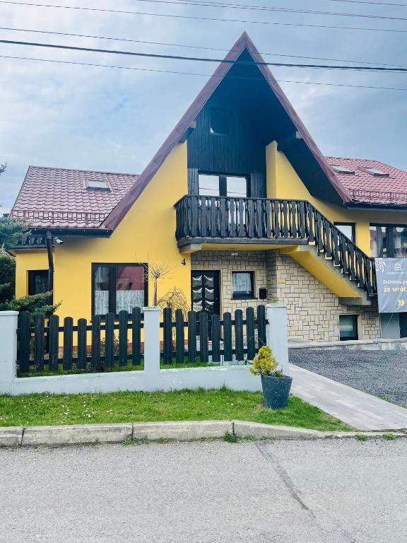 Budova, v ktorej sa dovolenkový dom nachádza