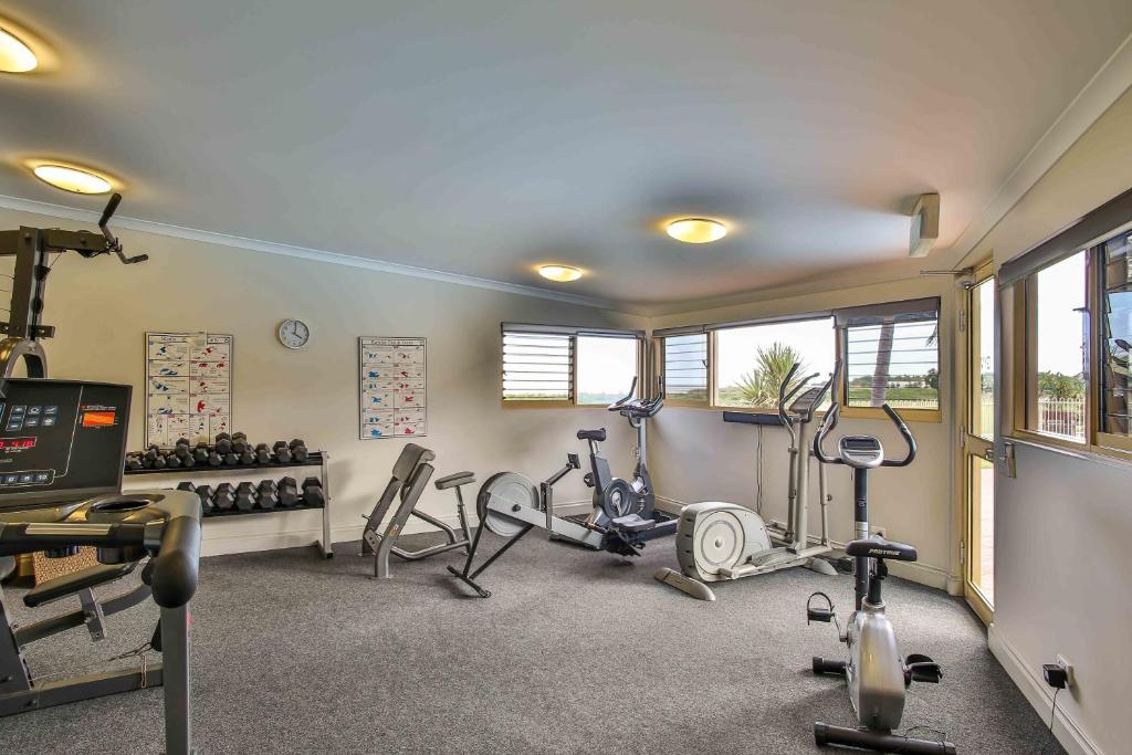 Fitness centrum a/nebo fitness zařízení v ubytování Moonlight Bay Suites