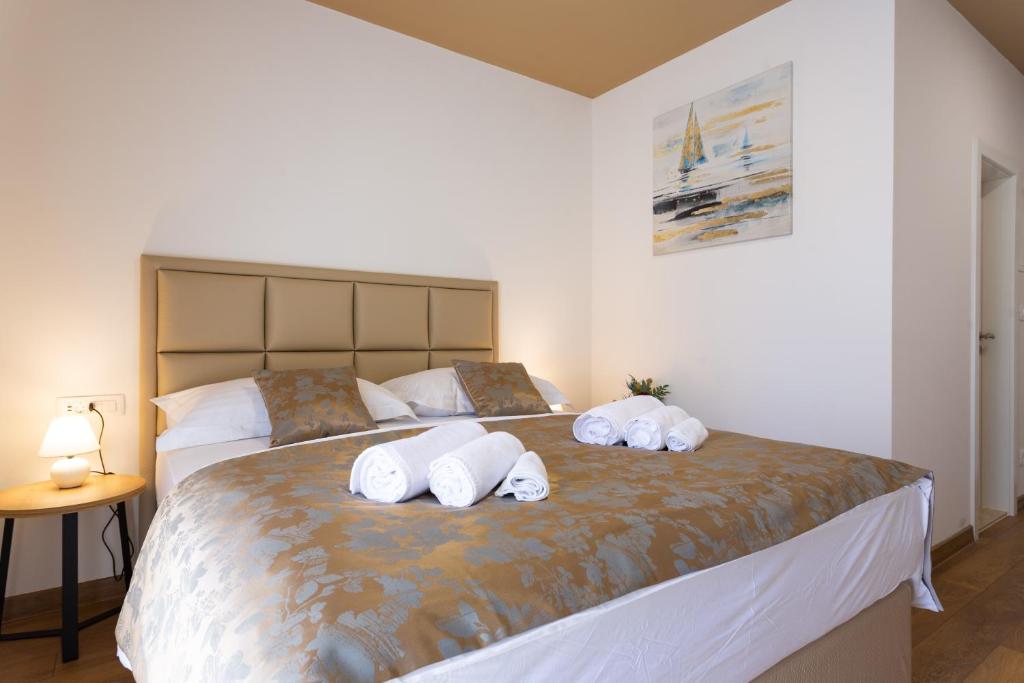 Posteľ alebo postele v izbe v ubytovaní Luxury Rooms Fetivi