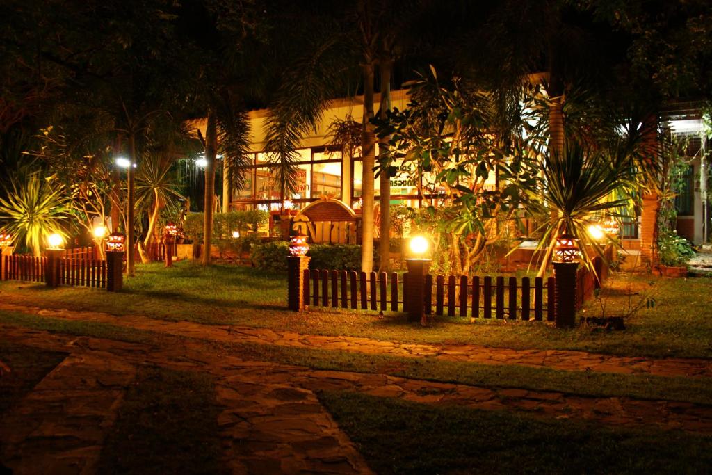 ฺBaan Ing Khao Resort - Housity