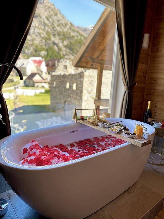 Nespecifikovaný výhled na hory nebo výhled na hory při pohledu z bed and breakfast