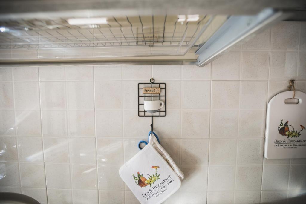 Koupelna v ubytování B&B LA MIMOSA E IL GELSOMINO
