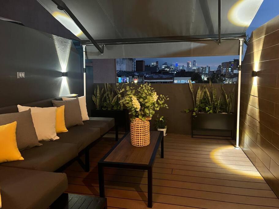 apartaestudio con terraza, Bogotá Tarifs 2023