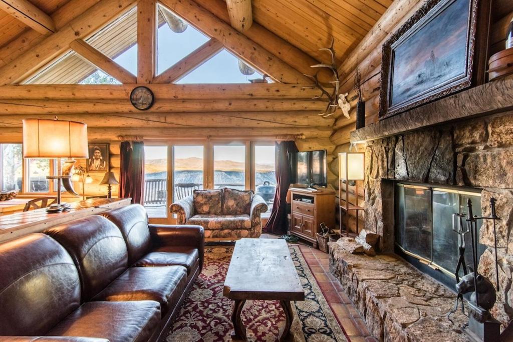 Mountain Ranch with Cabin and Private Beach, 750 acres of private paradise,  Gypsum – Updated 2023 Prices