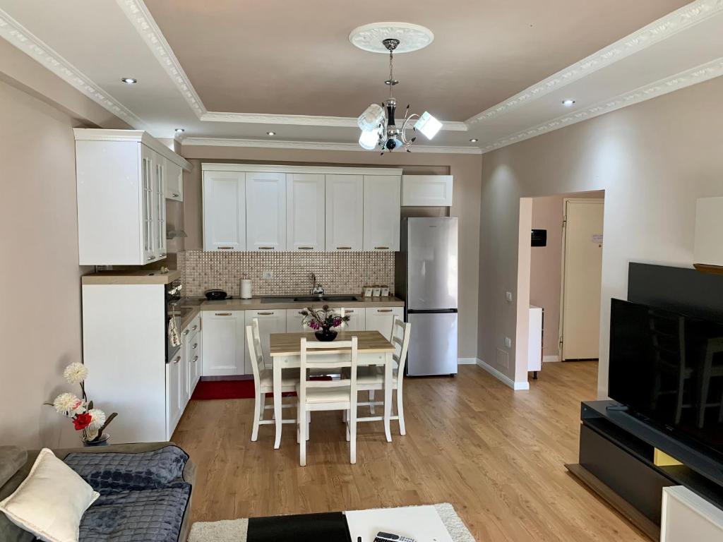 Zoo apartament Tirana - Image 8
